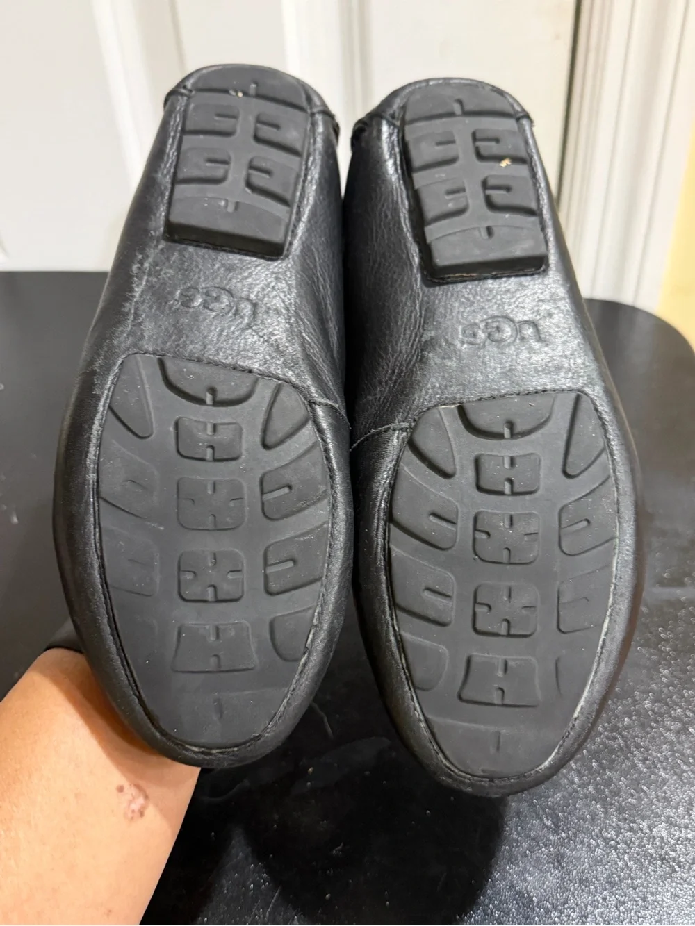 UGG Women's Black Leather Slip-On Loafers size 6.5